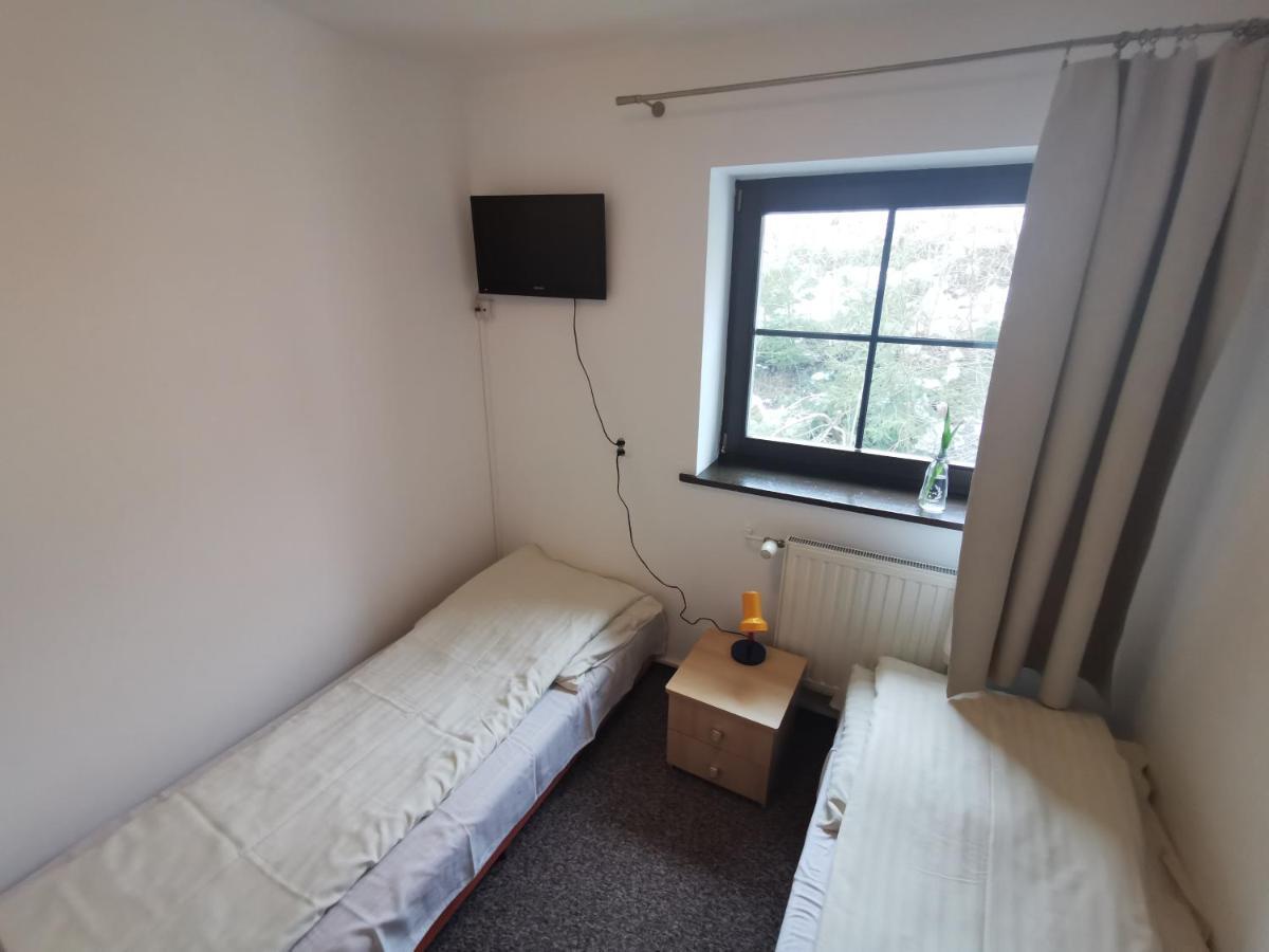 Straszny Dwor Hotel Duszniki Zdroj Phòng bức ảnh