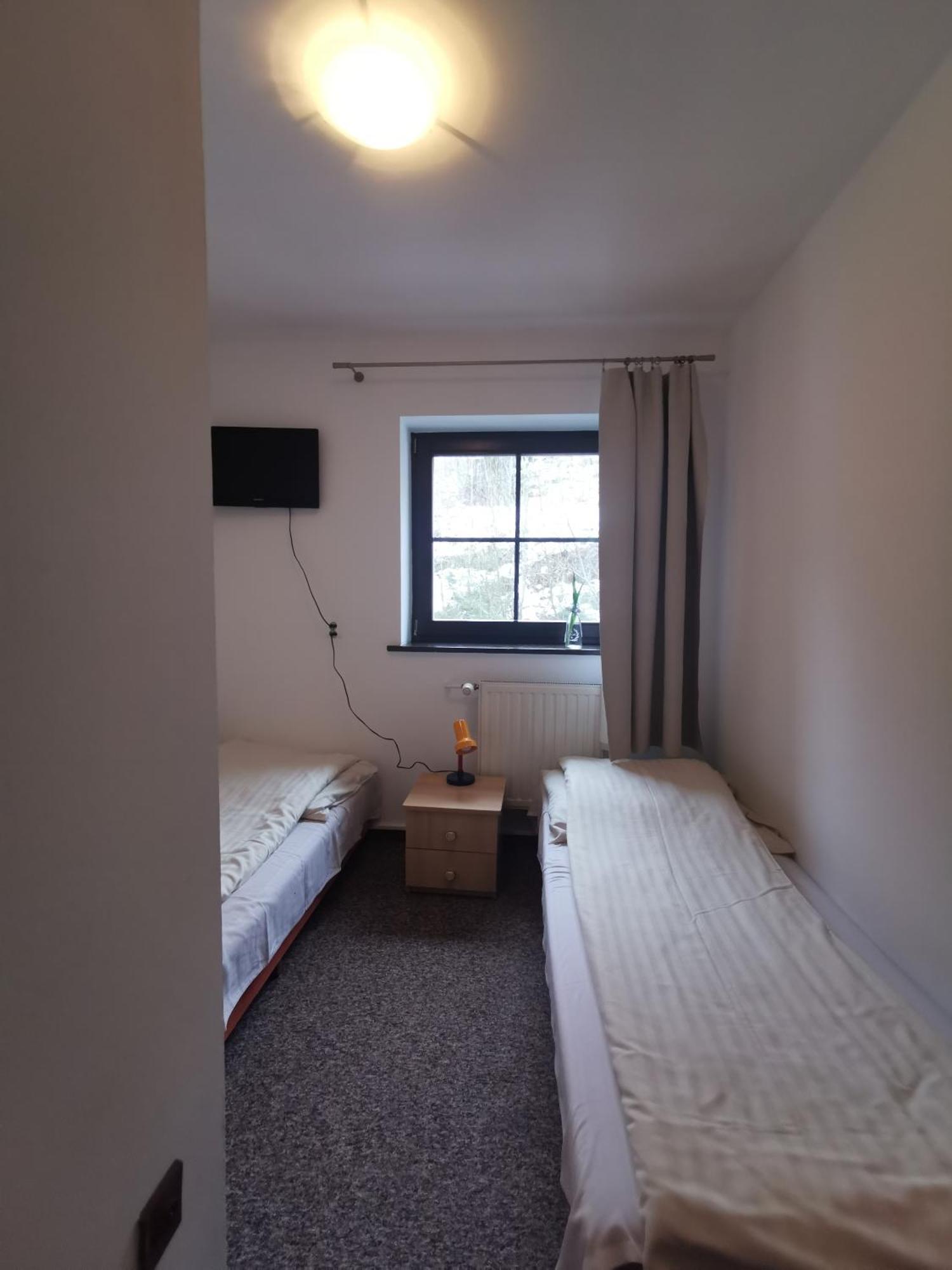Straszny Dwor Hotel Duszniki Zdroj Phòng bức ảnh