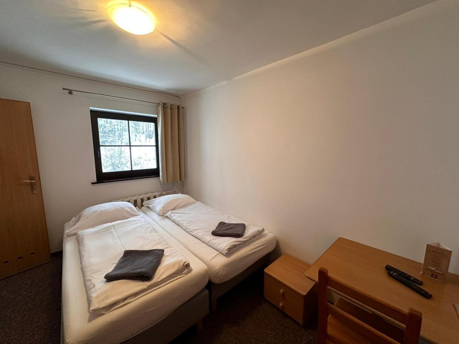 Straszny Dwor Hotel Duszniki Zdroj Phòng bức ảnh
