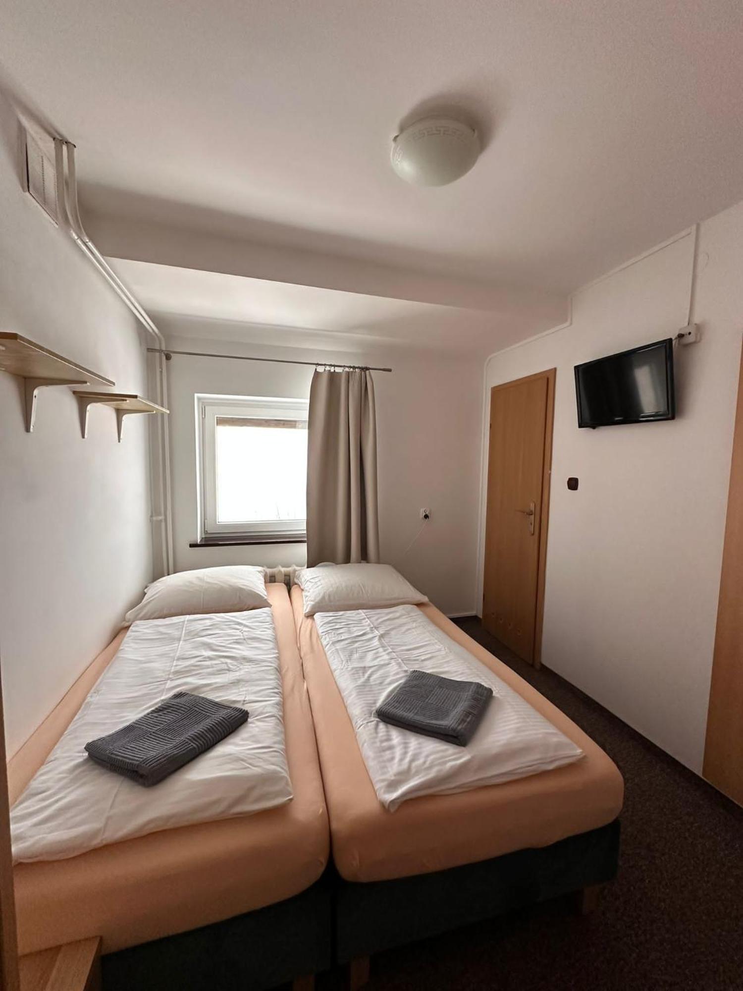 Straszny Dwor Hotel Duszniki Zdroj Phòng bức ảnh