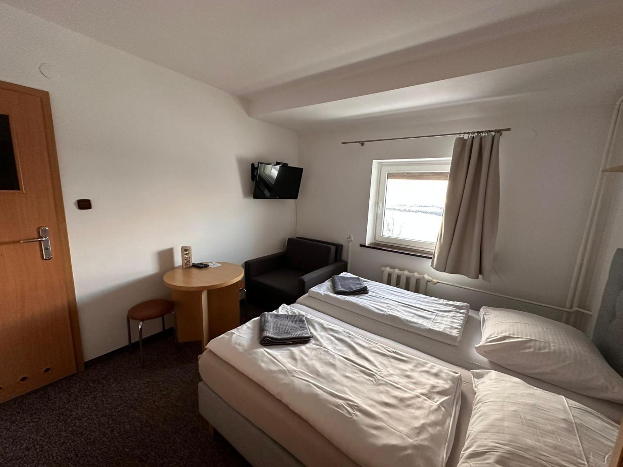 Straszny Dwor Hotel Duszniki Zdroj Phòng bức ảnh